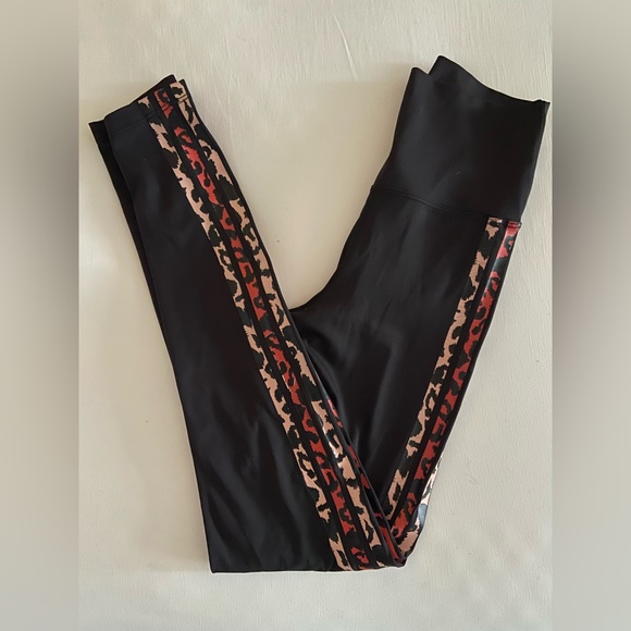 Beach Riot JADE LEGGING MULTI LEOPARD - Picture 3 of 3